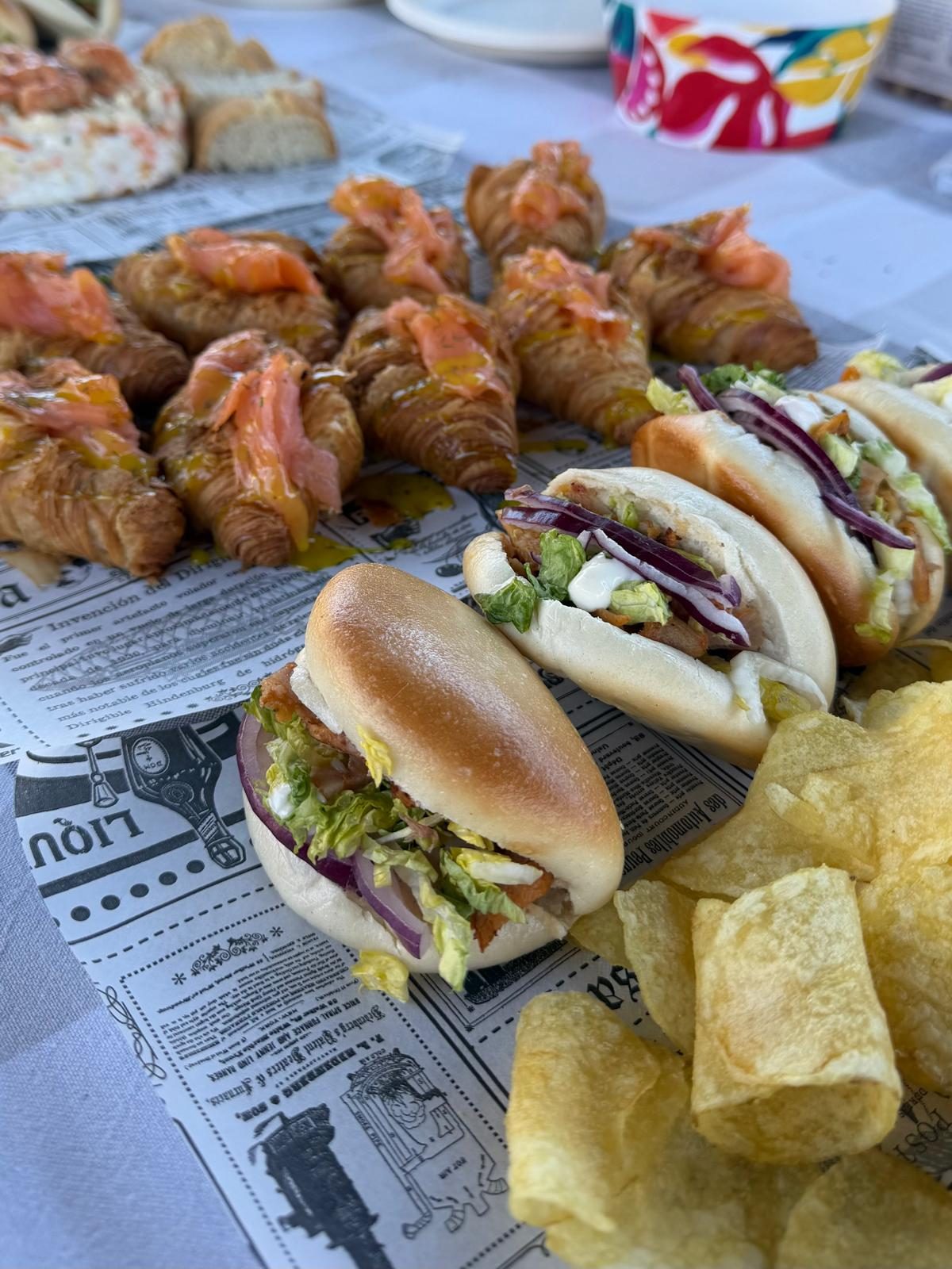 Croissants de salmón y panes bao de aperitivo